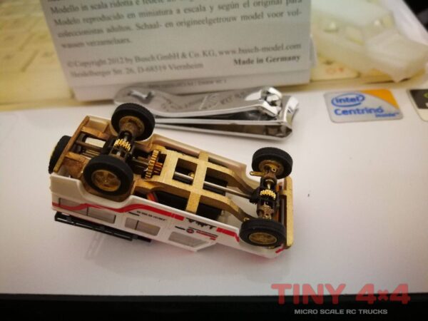 DAS87A01 Land Rover Defender 4WD 1/87 Kit